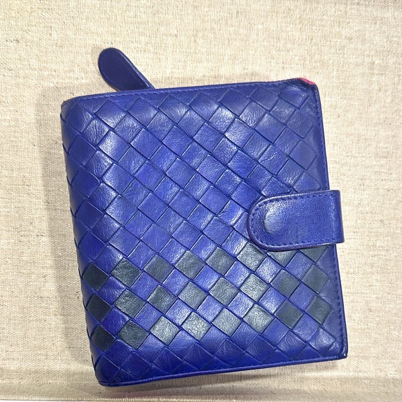Bottega Veneta Woven Wallet - Picture 1 of 8